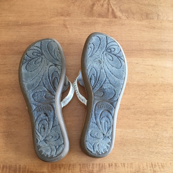 Kenneth Cole reaction size 9 flip flops - Picture 4 of 5